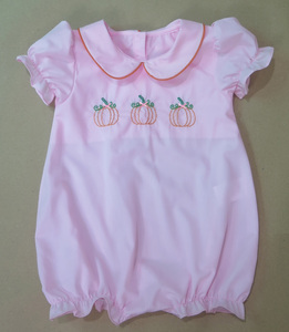 Vestidos para bebés niñas. La combinación de bordado a mano y a máquina crea un diseño encantador. Pedidos personalizados están disponibles. - Product Image 4