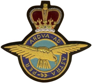 Écusson brodé personnalisé RAF avec motif Aigle Couronné, à coudre en dentelle, badge en tissu avec épingle de sûreté pour vêtement, style circulaire - Product Image 4