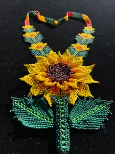 Collar de Moda con Cuentas Huichol, Collar con Flores, Joyería Indígena de Comercio Justo, Patrón Nativo, Regalo para Ella, Estilo Boho - Product Image 6