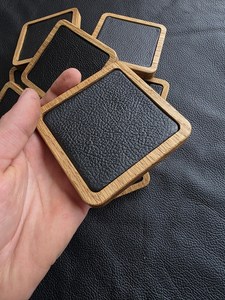 Posavasos Cuadrados Modernos de Madera TIMELESS CRAFT con Inserto de Cuero Negro, Resistentes al Calor y Ecológicos, para Proteger Tazas de Té y Café - Product Image 6