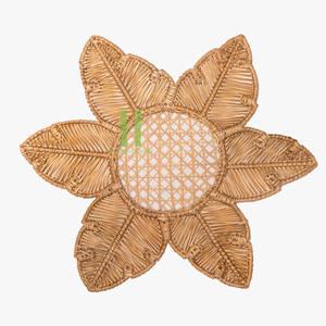 BEST SELLER Assiettes de présentation en rotin naturel tressées à la main, décoration de table de mariage, sets de table festonnés en osier du Vietnam - Product Image 3