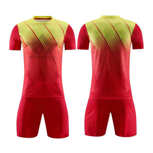 Conjunto de Camiseta de Fútbol para Hombre con Degradado Azul y Rojo, Manga Corta, Cuello Redondo, Poliéster que Absorbe la Humedad, Ajuste Atlético, para Todas las Temporadas, Personalizable - Product Image 4