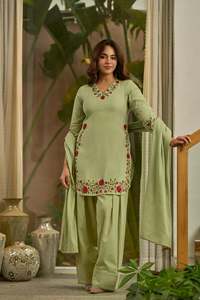 Conjunto de Top Corto de Algodón Mal Chanderi con Bordado Multineedle, Salwar Farshi y Pañuelo a Juego, Modelo NW 3109 - Product Image 1