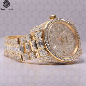 Charm_Jewells Montre de luxe en or jaune 36 mm ronde incrustée de diamants et de cristal de saphir analogique unisexe - Product Image 4