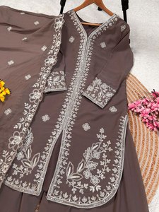 Look Designer Graceful Office Wear Traditional Digital Printed Kurti with Pant & Dupatta Suit for Indian Market Wholesale Price - Product Image 4
