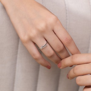 Bague minimaliste en argent sterling 925 avec diamant naturel pour femme, bague délicate en argent sterling avec diamant tombant - Product Image 2