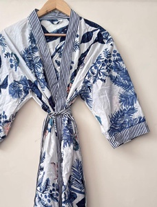 Robe kimono japonaise pour femme en coton indien pur à 100 %, imprimée à la main, faite à la main, décontractée, matelassée, en coton, style peignoir - Product Image 4