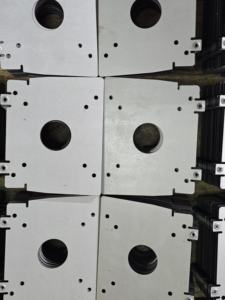 Placa de Montaje de Motor de Acero con Orificio Central Roscado para Ensamblaje de Maquinaria, Fabricación Personalizada de Chapa Metálica - Product Image 2