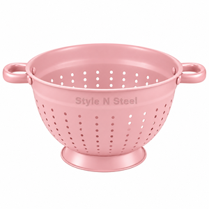 Passoire en acier perforée avec revêtement poudré violet, double poignée, pour un vidage facile, préparation culinaire - Product Image 1