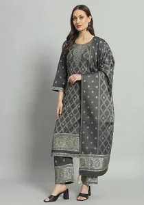 Salwar Kameez de mariée décontracté, style cachemire, moderne, avec broderie lourde, motif dessiné à la main, en fausse fourrure et soie, taille personnalisée, le plus beau et très tendance - Product Image 3