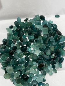 พลอยแกรนดิเดียไรต์ทรงรีและทรงหยดน้ำเจียระไน 200 กะรัต สำหรับทำเครื่องประดับ - Product Image 1