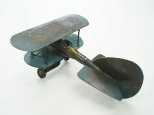 Modelo de Biplano Metálico Vintage, Escultura Art Deco, Decoración Industrial, Figura Artística para Exhibición en Mesa de Oficina u Hogar - Product Image 3