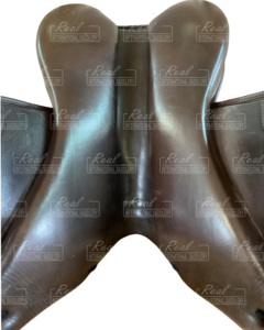 Sillín de salto de doma de tamaño personalizado de la mejor calidad Caballo inglés Cuero argentino con calidad de árbol de plástico al mejor precio - Product Image 5