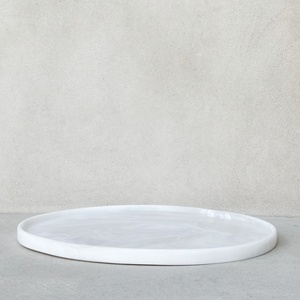 Plateau de service multifonctionnel élégant en résine blanche tourbillonnante, fait main, pour la maison, les mariages, la décoration de Diwali, design marbre moderne, luxe - Product Image 1