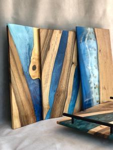 Tabla de Servir Contemporánea de Madera y Resina con Patrón Único Hecho a Mano para Decoración de Cocina, Regalos y Distribución al por Mayor - Product Image 5