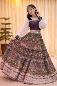 Magnifique robe afghane vintage en mousseline de soie à manches longues, ensemble ethnique avec broderie miroir et broderie fine, offrant un style élégant - Product Image 3