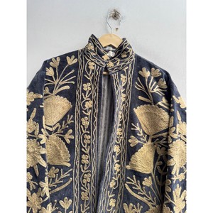 Elegant <b>Quilted</b> Velvet Bomber Jacket Gold Floral Embroidery Mandarin Collar Full Sleeve Winter Women's Boho Style Reversible - Product Image 5