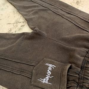 Pantalon de survêtement entièrement personnalisé en coton épais 100 % délavé à l'acide avec logo brodé - Product Image 6