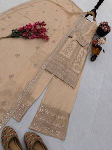 Traje Salwar Tradicional Beige para Mujer, Bordado en Algodón, Corte Holgado, Largo hasta el Tobillo, Estilo Étnico de India y Pakistán para Bodas - Product Image 4