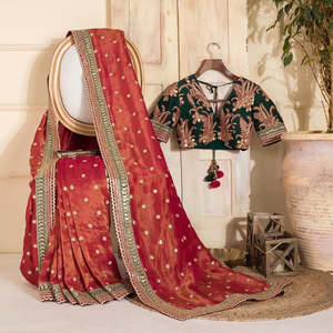 Saree de soirée avec broderie séquentielle - Product Image 6