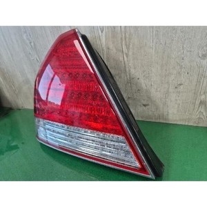 Feu arrière gauche d'occasion Equus 924013B500 - Product Image 3