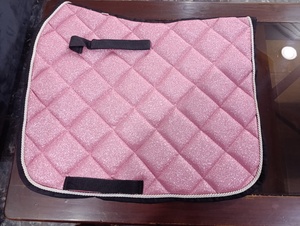Tapis de selle matelassé rose avec bande antidérapante et housse amovible pour l'équitation et l'entraînement - Product Image 3
