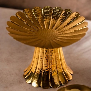 Plateau de service rond en métal doré de luxe, avec poignées sculptées en forme de cheval, pour la décoration de la maison - Vente en gros du fabricant - Product Image 3