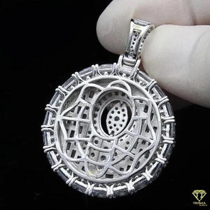 Pendentif Symbole Designer Plaqué Rhodium Argent 925 Cultivé en Laboratoire Style Hip Hop Disposition de Pierres Brillantes Cadeau - Product Image 2
