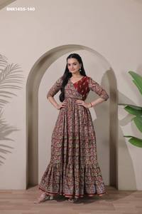 Colección de Vestidos Angarakha de Alta Calidad en Mezcla de Seda con Diseño Estampado y Corte Amplio, Listos para Usar, Proveedor Indio - Product Image 2