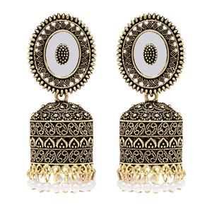 Boucles d'oreilles pendantes traditionnelles Jhumka plaquées or E3314FL - Product Image 1