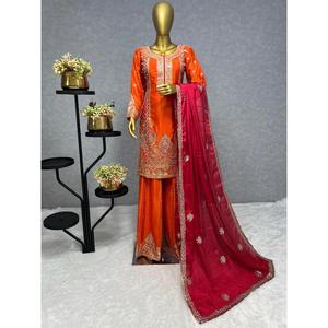 DISEÑADOR CHINON SECUENCIA DE BORDADOS DE SECUENCIA E HILO TRABAJO TOP PALAZZO CON DUPATTA NARANJA - Product Image 1
