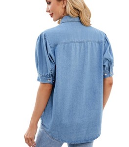 Camisa de mezclilla azul claro con botones para mujer, camiseta informal holgada de manga corta con bolsillo, ropa de primavera y verano - Product Image 3