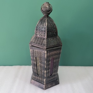 โคมไฟเหล็กแกะสลักลายมือ งานฝีมือ ดีไซน์สวยงาม รูปทรงแปลกตา สำหรับตกแต่งบ้าน ใช้ได้ทุกโอกาส รุ่น L514 - Product Image 5