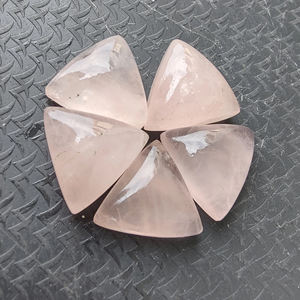 Cabujón de Cuarzo Rosa Natural en Forma de Triángulo, Piedra Suelta Calibrada para Joyería - Product Image 5