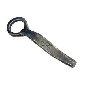 Décapsuleur porte-clés personnalisé en fonte écologique à bords lisses, avec logo sur mesure, décapsuleur durable, cadeau promotionnel - Product Image 4
