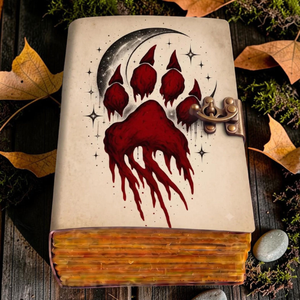 Grimorio de Cuero Personalizado de Hombre Lobo, 400 Páginas, Diario Vintage de Lobo, Diseño de Huella Sangrienta, Libro de Sombras, Papel con Borde Irregular - Product Image 2