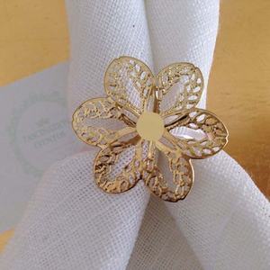 Rond de serviette en métal de haute qualité poli or Unique fleur et feuille Design maison rond de serviette décoratif - Product Image 4