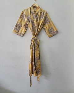 Bata Kimono de Algodón con Estampado Artesanal a Mano, Ecológica, Midi, Amarillo Mostaza, con Motivo de Tigre, Ropa de Estar Tradicional, Ajustable - Product Image 2