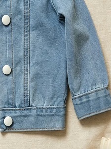 Veste en jean délavé décontractée pour femme, couleur unie, boutonnée, coupe classique, pour le printemps, en tissu de coton bleu clair - Product Image 4