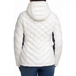 Veste matelassée pour femme avec fermeture éclair personnalisée, imperméable, isolante, respirante, coupe-vent, à séchage rapide, avec capuche, pour l'hiver - Product Image 3