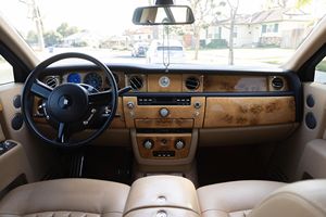 รถโรลส์-รอยซ์ แฟนธอม ปี 2006 มือสอง สภาพดี ราคาสุดคุ้ม - Product Image 2