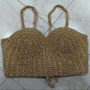 Corsé Dorado Tejido Transpirable con Adornos Hechos a Mano, Perlas, Pedrería y Cuentas Negras para Bodas de Invierno - Product Image 1