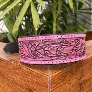 Vente en gros Colliers de chien rembourrés en cuir usiné à la main Collier pour animaux de compagnie à fleurs roses en cuir de vachette robuste pour chiens de taille moyenne et petite - Product Image 3