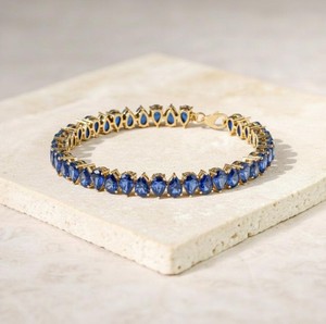Pulsera con Dije de Zafiro Azul Corte Pera Cultivado en Laboratorio, en Plata de Ley Chapada en Oro, Joyería de Lujo con Gema Elegante para Mujer - Product Image 3