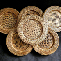 Assiette de Présentation Artisanale en Rotin, Vaisselle en Osier Faite à la Main pour Dîners Raffinés et Décoration d'Événements de Prestige, Mariages, Hôtels, Restaurants