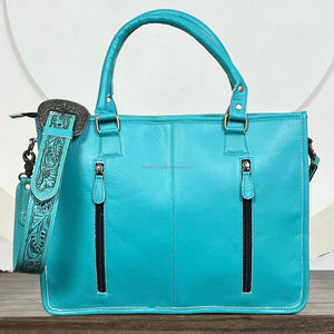 Sac à main en cuir artisanal de grande capacité pour femme, avec porte-armes dissimulé et pompon, sac à bandoulière en cuir de vache - Product Image 6