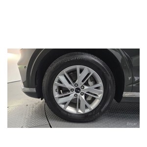 Genesis GV70 2.5T 2024 Gasolina AWD con 22,660 km, Volante a la Izquierda, Caja de Cambios Automática, Asientos de Cuero, Cámara Trasera - Product Image 5