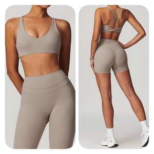 Ensemble de yoga professionnel pour femmes, dernier design, logo personnalisé sur le devant, haute qualité, respirant, 4 pièces, vente en gros, nouvelle arrivée - Product Image 4