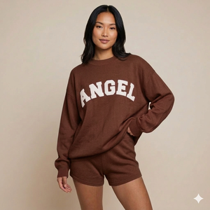 Conjunto de Dos Piezas de Ropa Urbana para Mujer, Top de Cuello Alto y Pantalones Cortos, Color Sólido, Invierno, Impresión de Logotipo Personalizado - Product Image 1