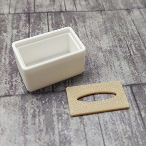 Caja de pañuelos en miniatura 1:6, cubierta moderna de plástico PLA para casa de muñecas, juguete, decoración blanca unisex para mayores de 14 años - Product Image 2